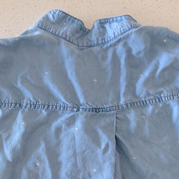 JACHS GIRLFRIEND chambray palm tree button down top size L - Picture 13 of 16